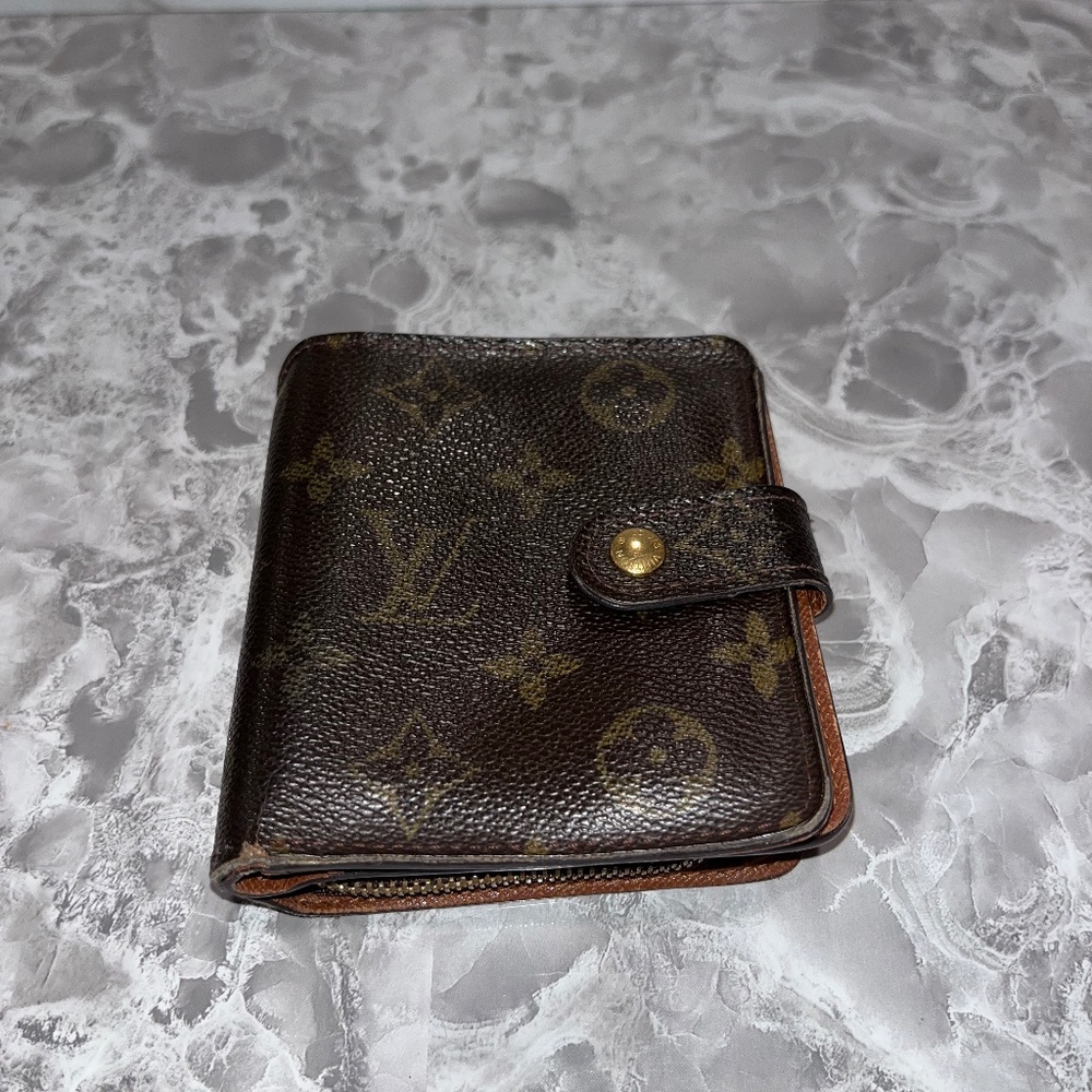 Louis Vuitton monogram compact snap wallet w coin purse
